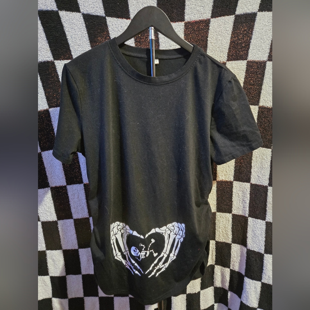 Spooky skeleton maternity shirt size large
